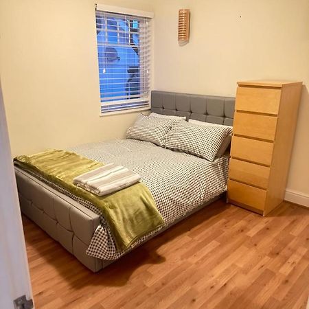 Dream Home Bromley Bagian luar foto